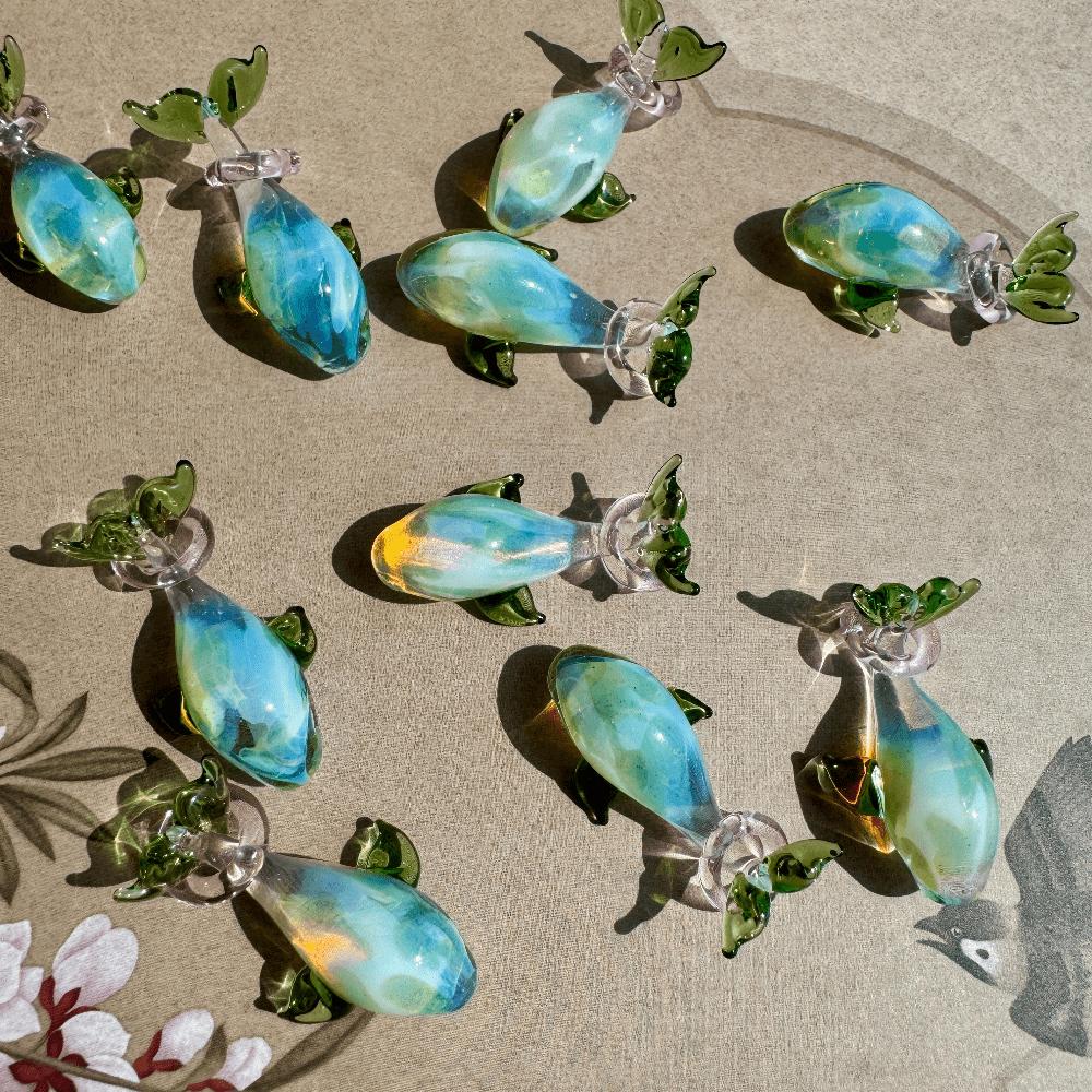 LuminaGlaze Blue-green Glass Whale Ornament, suitable for DIY pendants, bracelets, car and window decorations, elegant jewelry & – product image 6