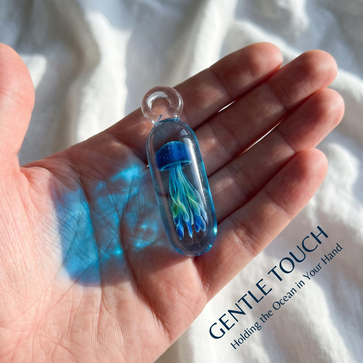 LuminaGlaze Gradient Jellyfish Glass Pendant Handmade Ocean Charm Necklace Pendant 4.5 x 1.3 cm Gift for Women, Chain Not Included – product image 6